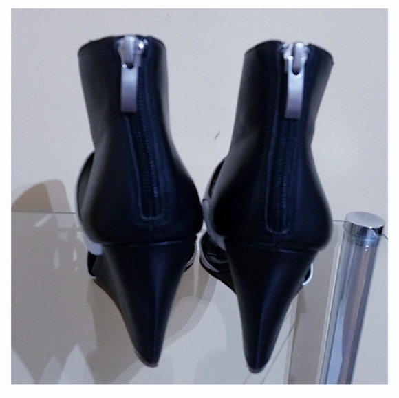 Trouve RobinBlack & White Leather Wedge Sandals 4M - Picture 6 of 16